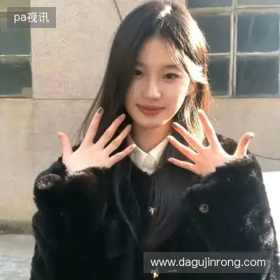 邹朵千